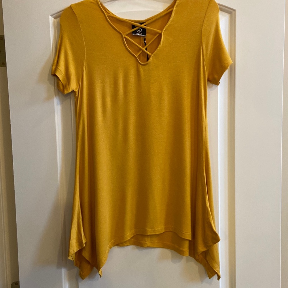 🆕 Sexy mustard colour top in size S